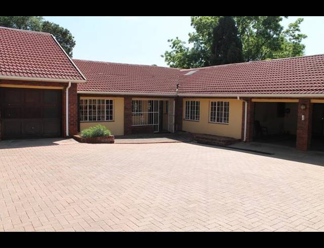 4 BEDROOM HOUSE FOR SALE IN BEDFORDVIEW